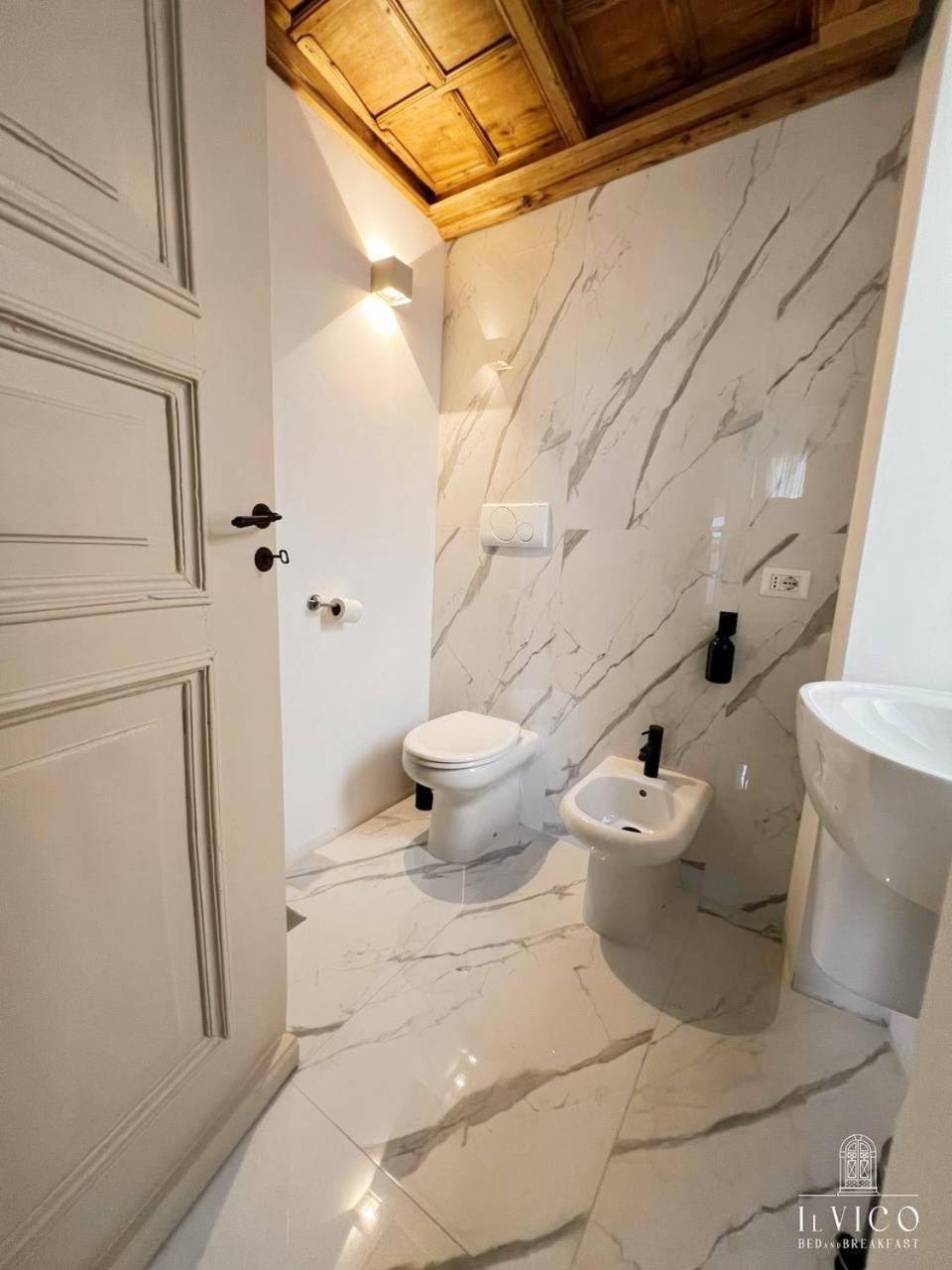 Il Vico Bed and Breakfast Λ' Άκουιλα Εξωτερικό φωτογραφία